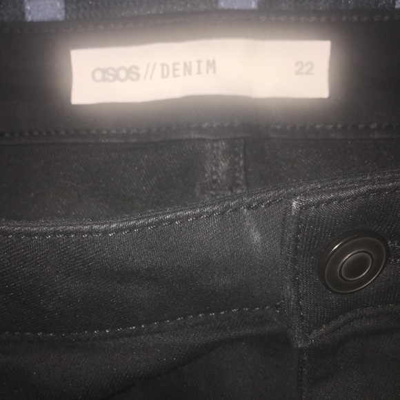 Asos plus size black denim jean shorts size 22 - Picture 3 of 3